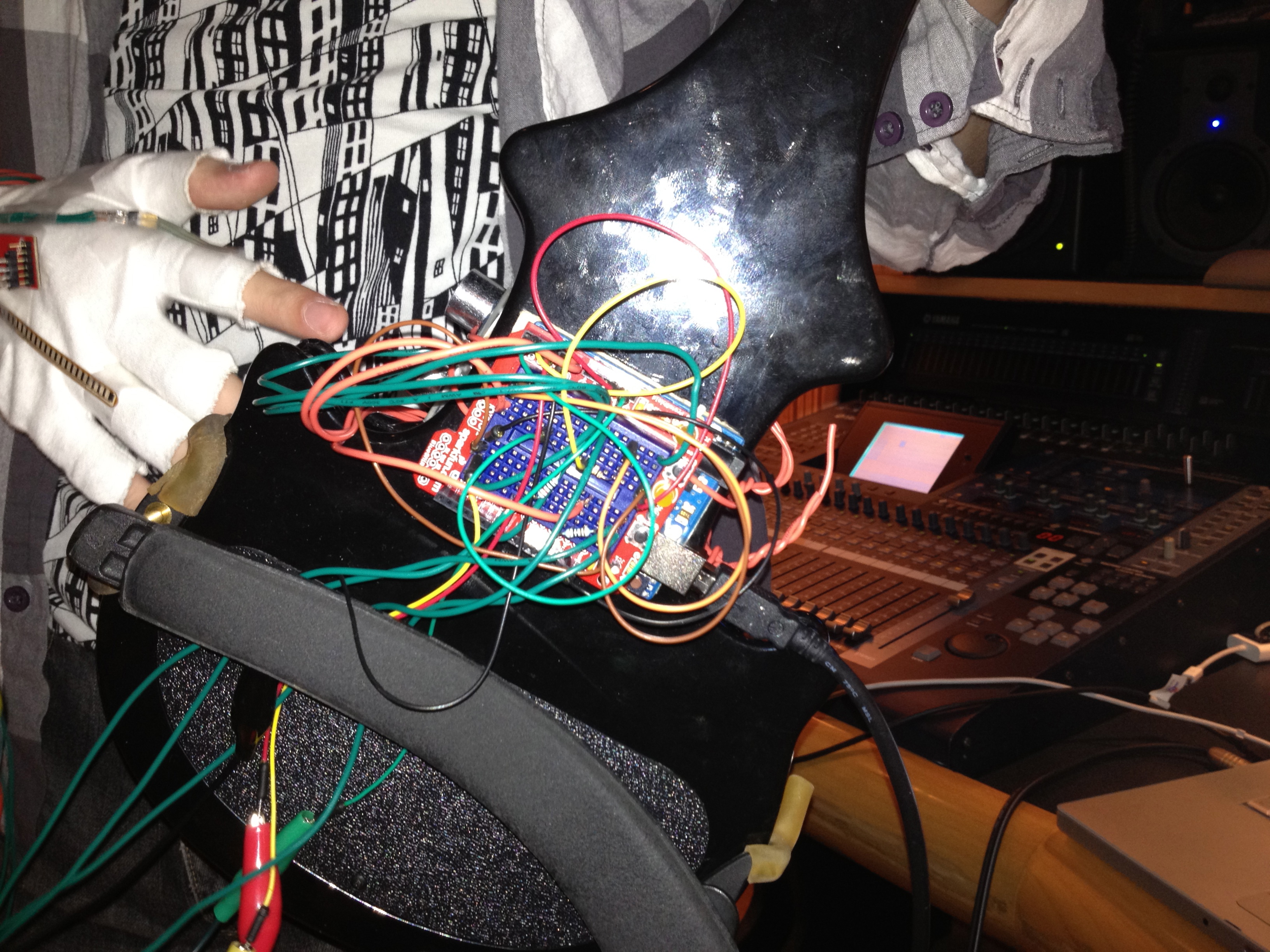 Takahiko violin and PowerGlove